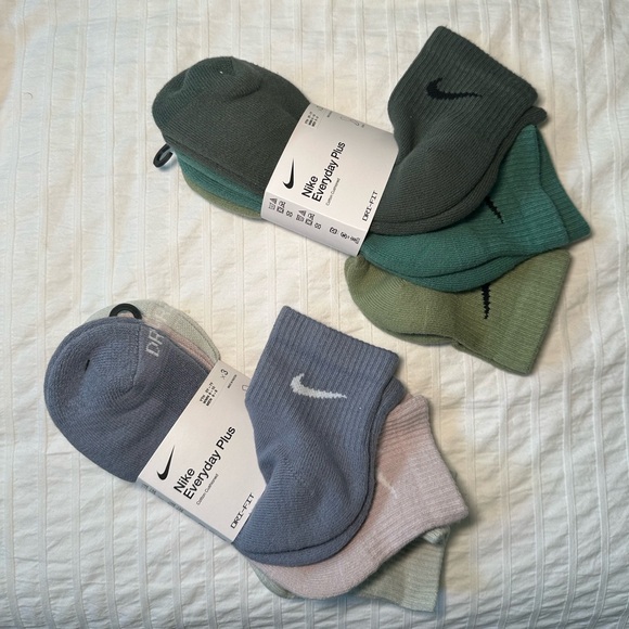 Nike Accessories - NWT Nike Dri-Fit Ankle Socks